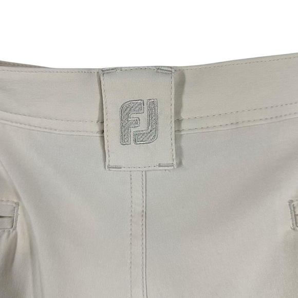 FOOT JOY Men's 42 Tan Lightweight Performance Flat Front Shorts - Picture 3 of 8